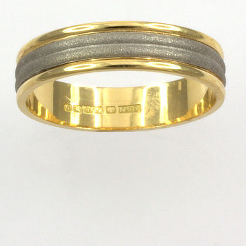 18ct Gold 2 Tone 3.9g Wedding Ring Size O½